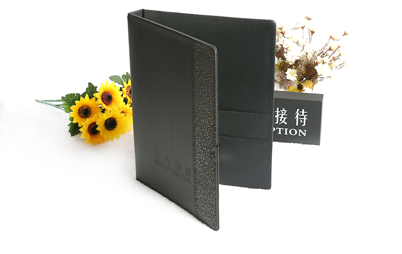內(nèi)置卡扣，內(nèi)兜設計