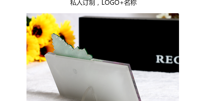 背面支架設計，小巧精致，結實耐用