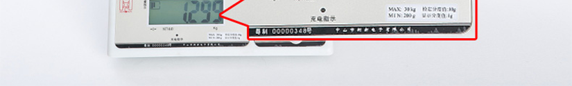 煙灰缸貼心設計，使用更方便